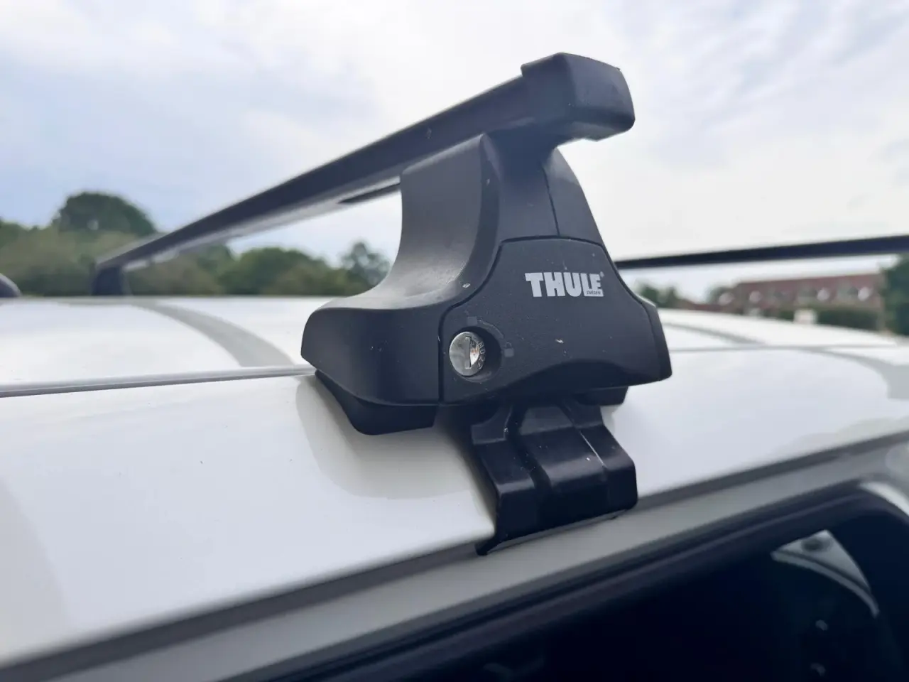 Billede 3 - UDLEJES -THULE tagbøjler - passer til Nissan Juke.