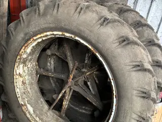 Tvillingehjul traktor 136/12 R38