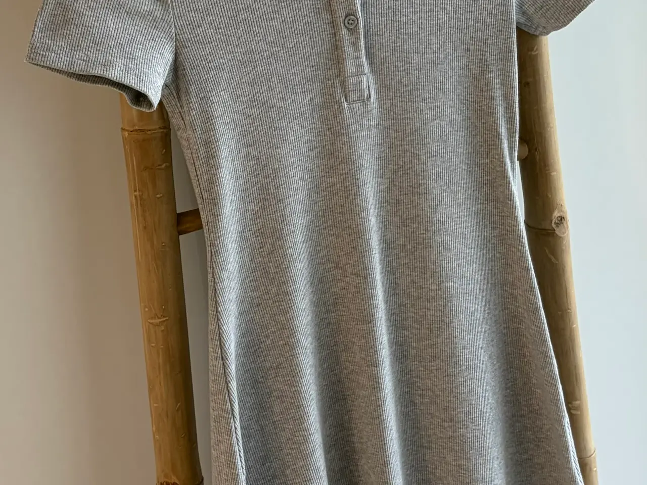 Billede 2 - H&M Divided kjole, str. XS