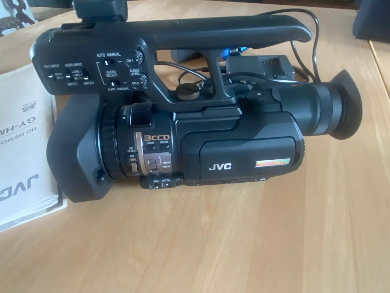 Billede 5 - JVC GY-HM100E til salg - stort set aldrig brugt