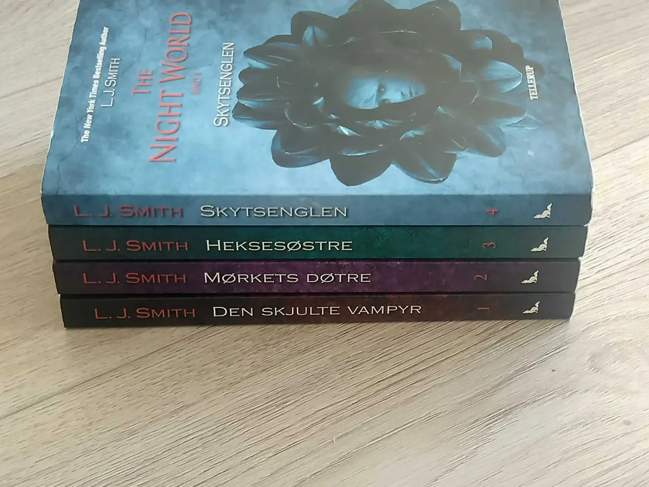 Billede 1 - L.J. Smith Night World bogsæt – 4 bøger på dansk