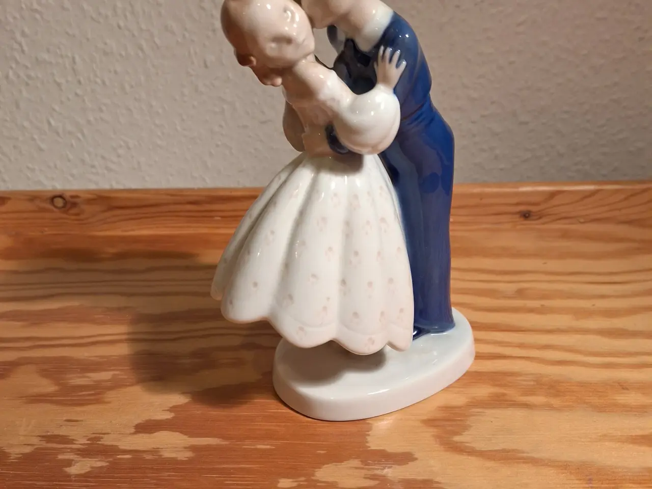 Billede 3 - Porcelæn B&G 2162 Det første kys