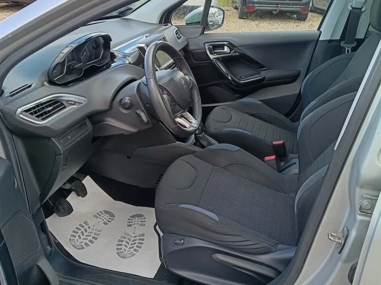 Billede 8 - Peugeot 208 1,2 VTi Allure Sky 82HK 5d