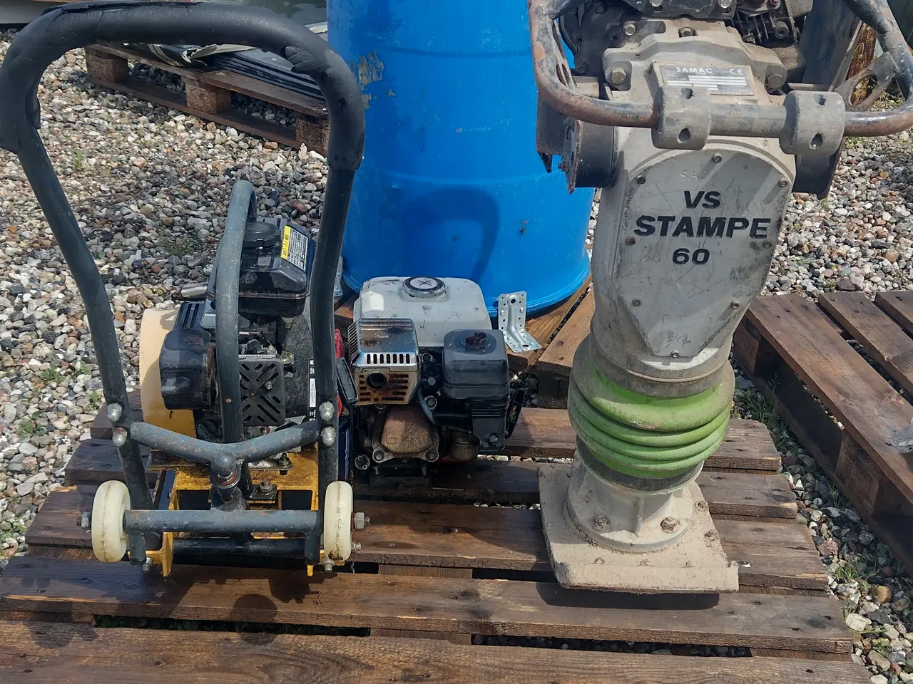 Billede 1 - Jordloppe, pladevibrator og motor