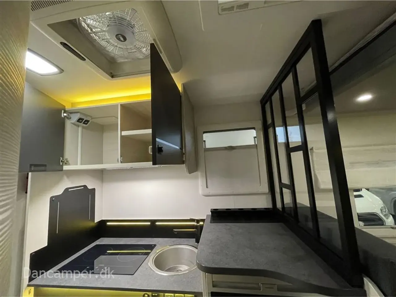 Billede 23 - 2024 - Chausson 660 Titanium ULTIMATE UNDER KLARGØRING! Chausson 660 Titanium ULTIMATE, Elcykelholder, Lithiumbatterier, Induktionsplade, 3000W inverter