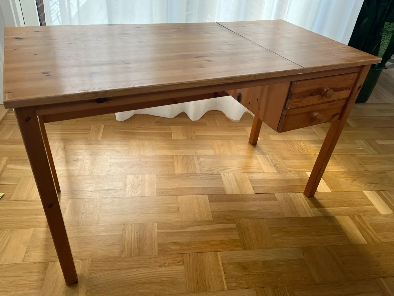 Billede 1 - Skrivebord i massiv fyrtræ