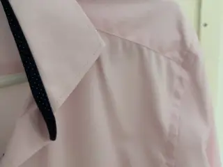 Lyserød Eterna skjorte str. 39. - slim fit