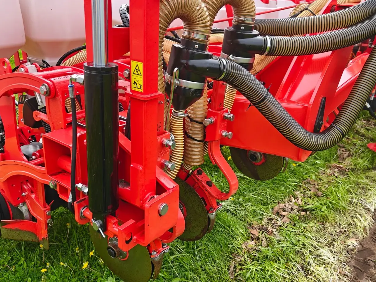 Billede 16 - Maschio Gaspardo MANTA ISOTRONIC 12-75 XL inkl. fabriksny fronttank
