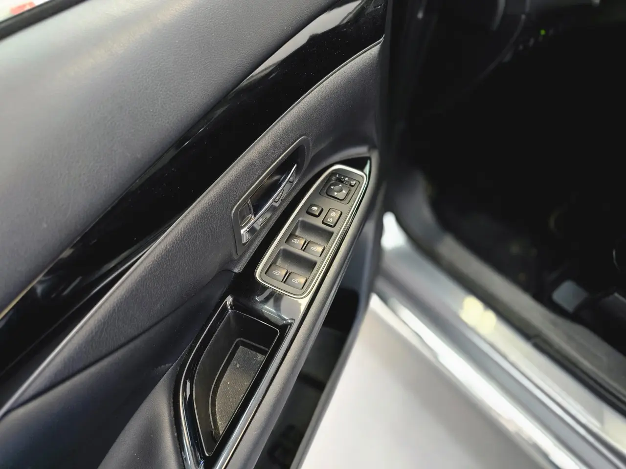 Billede 9 - Mitsubishi Outlander 2,4 PHEV Intro Edition CVT 4WD