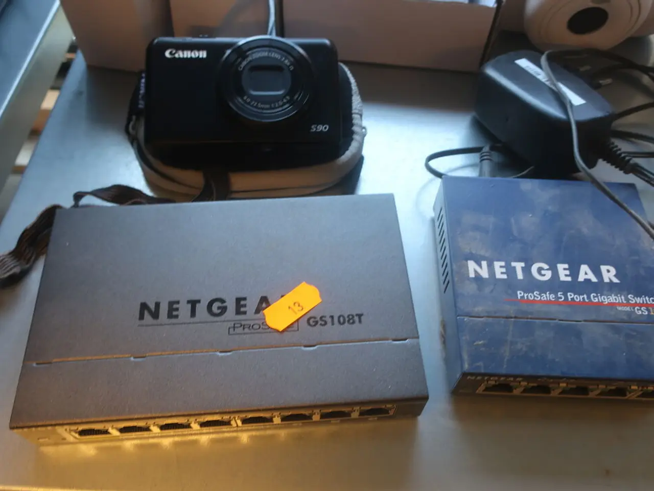 Billede 2 - Kamera, switch, ledninger m.m.