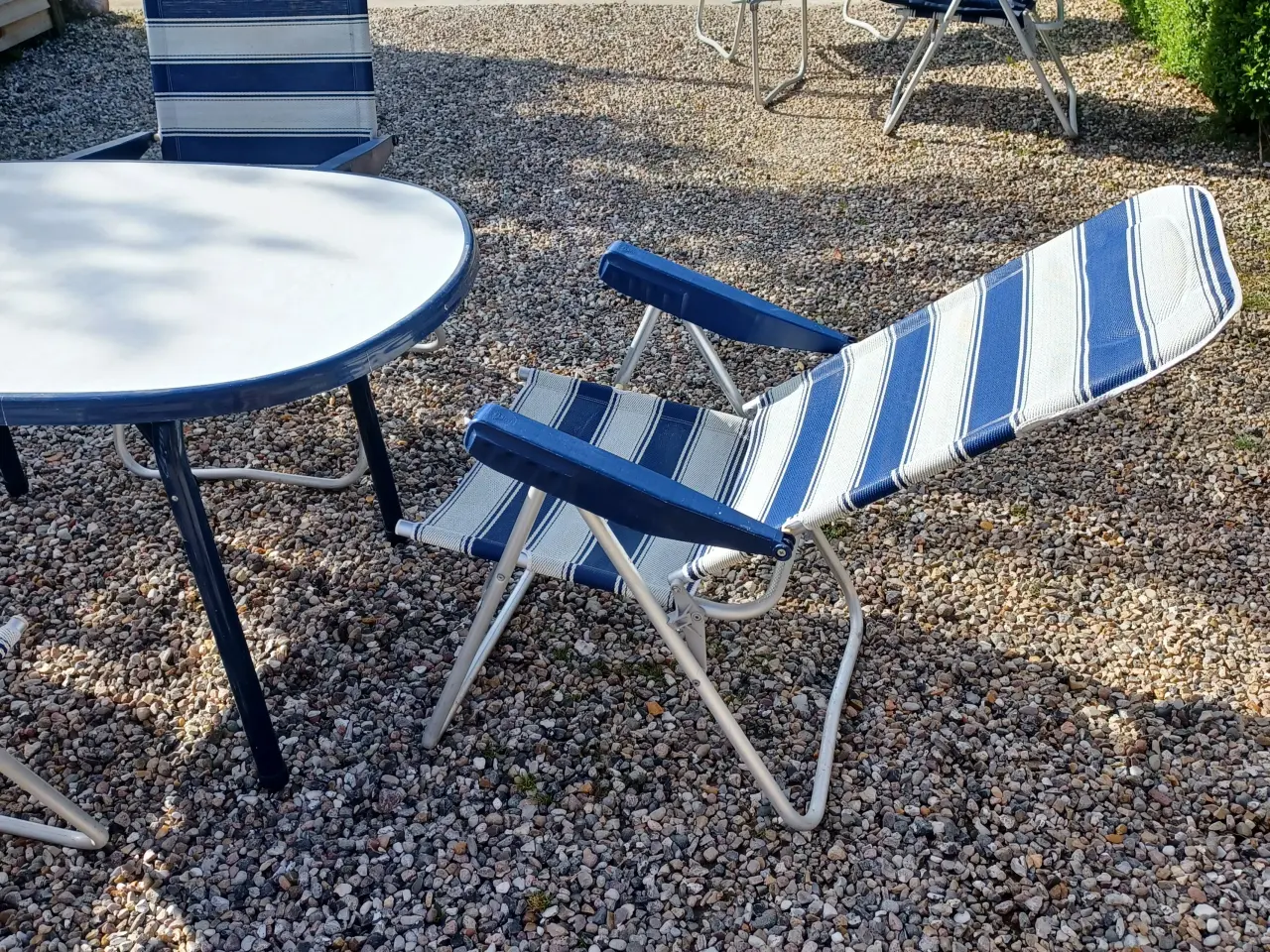 Billede 2 - Campingbord med 6 stole
