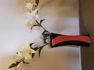 Retrovase sort/rød