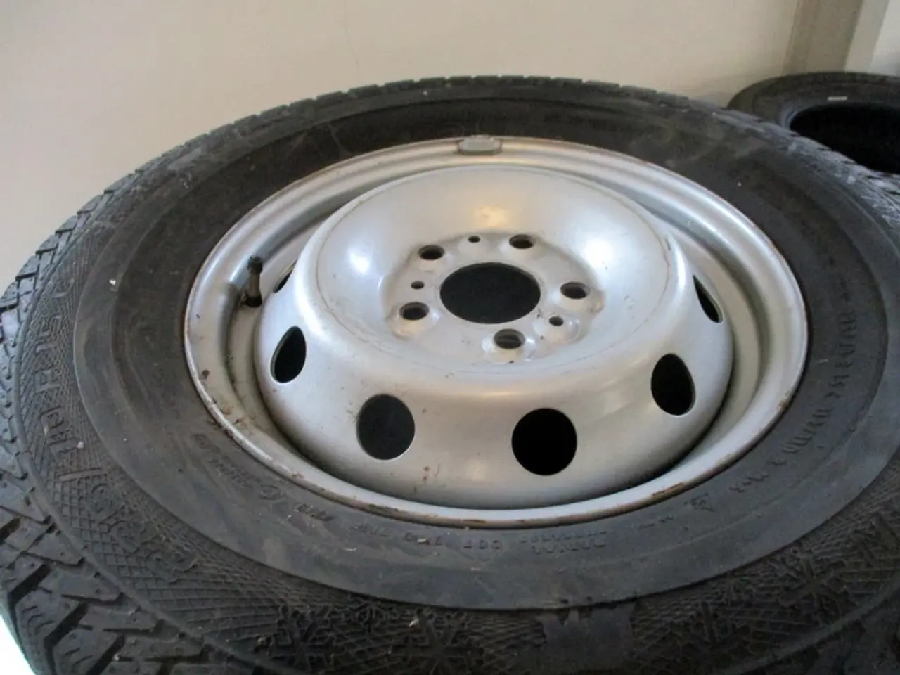 Billede 10 - 133 varevognsdæk/4X4 15"16"17"18" rest/exportsalg