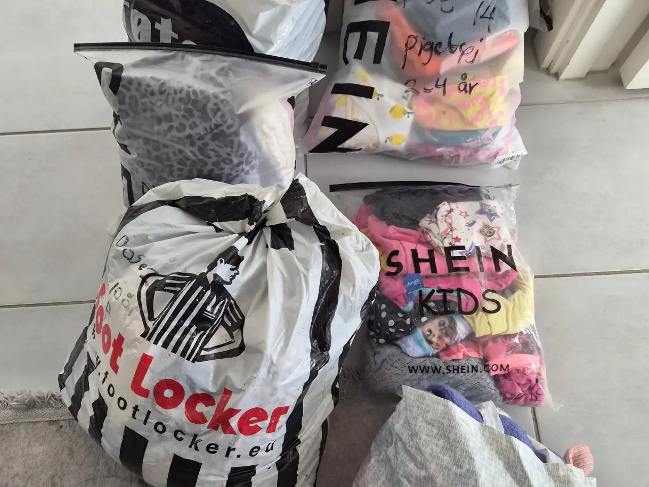 Billede 1 - Taskepakke: The North Face rygsæk, sportstasker &