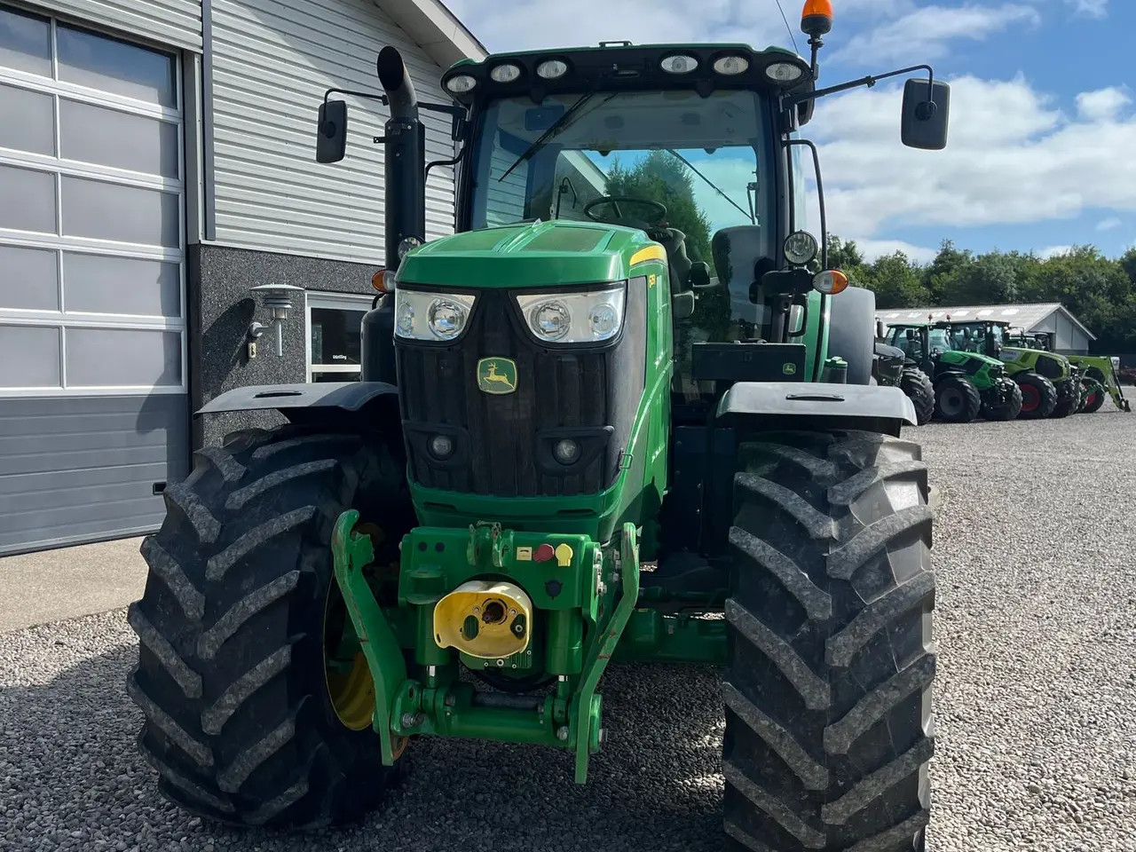 Billede 11 - John Deere 6215R Med frontlift og frontPTO