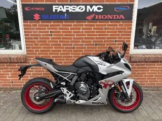 Suzuki GSX-8R
