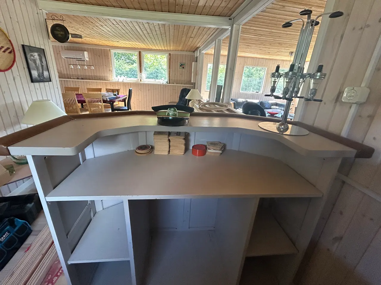 Billede 6 - 4 høje barstole og bar