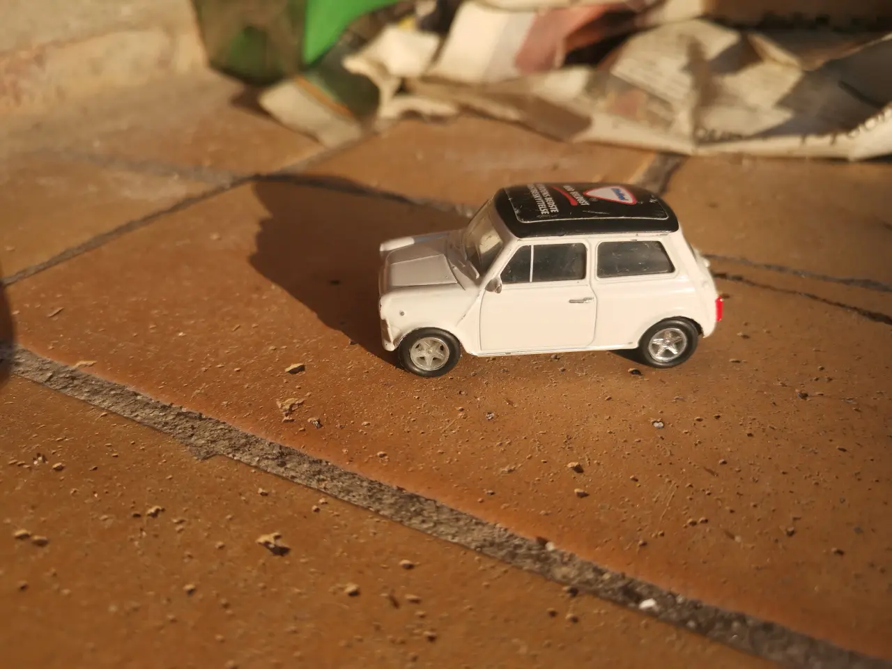 Billede 3 - Mini Cooper 1300 med Dinitrol Reklame