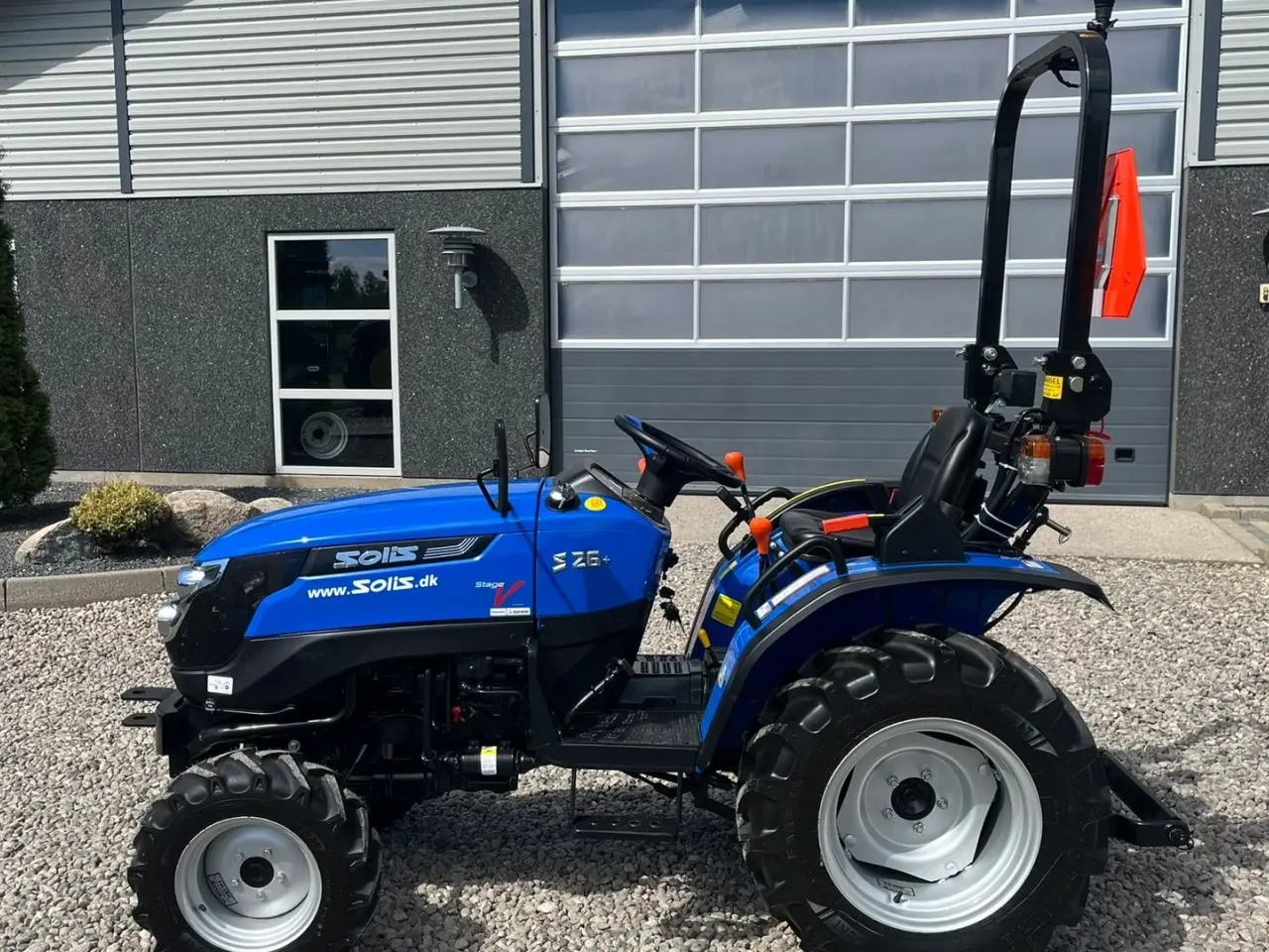 Billede 12 - Solis S26 6+2 Gearmaskine med Servostyring og brede traktorhjul