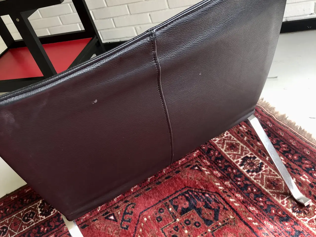 Billede 3 - Læder loungechair sort.