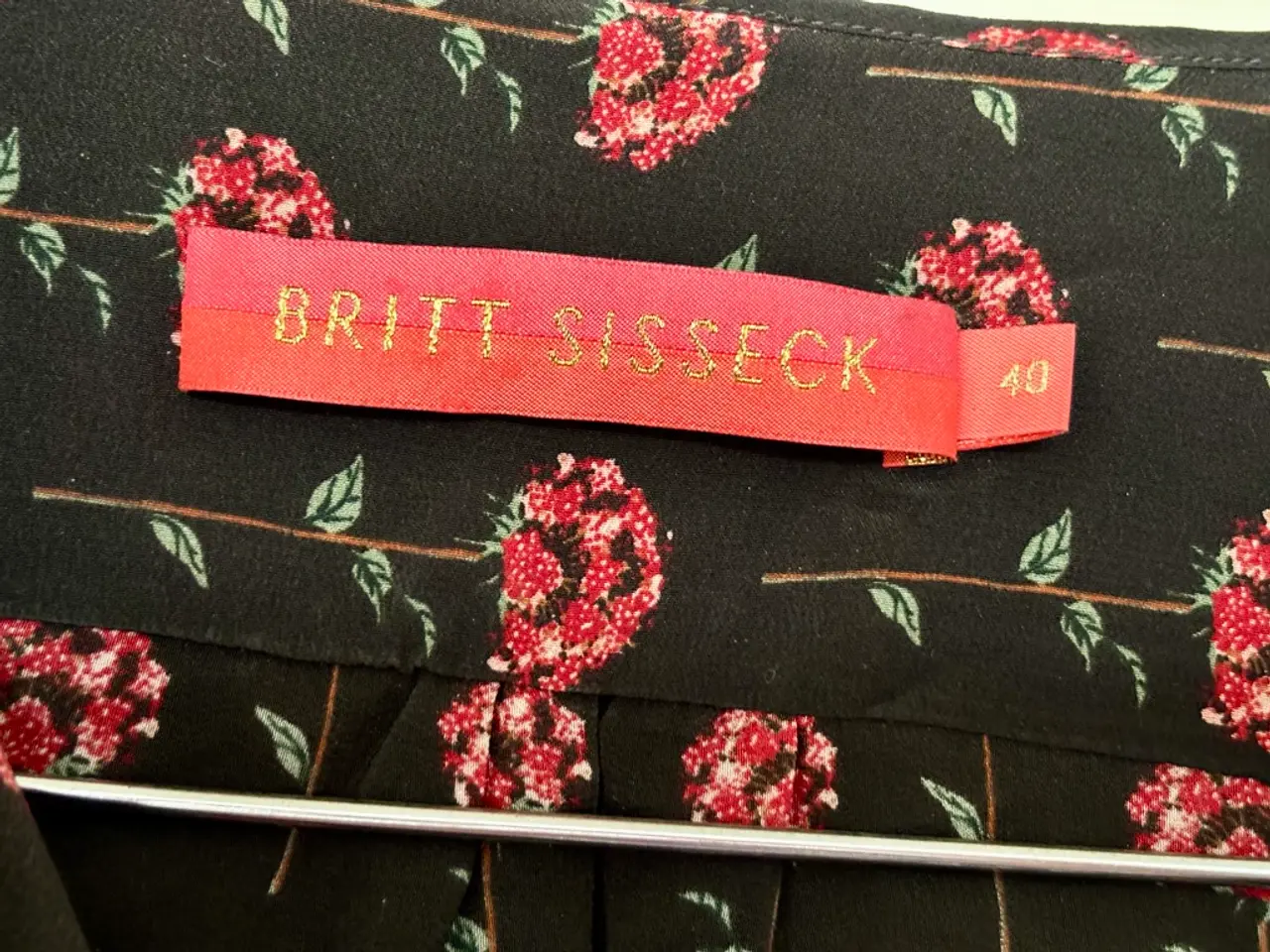 Billede 4 - Britt Sisseck, bluse med blomstermønster, str 38
