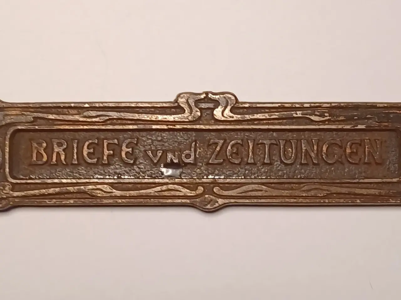 Billede 1 - Brevsprække, bronze