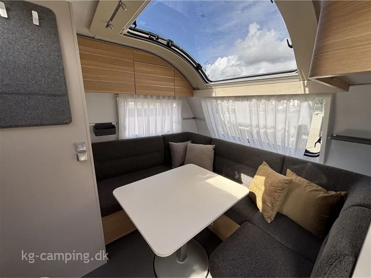 Billede 5 - 2021 - Adria Adora 502 UL Populær og velholdt campingvogn med enkeltsenge og moderne design