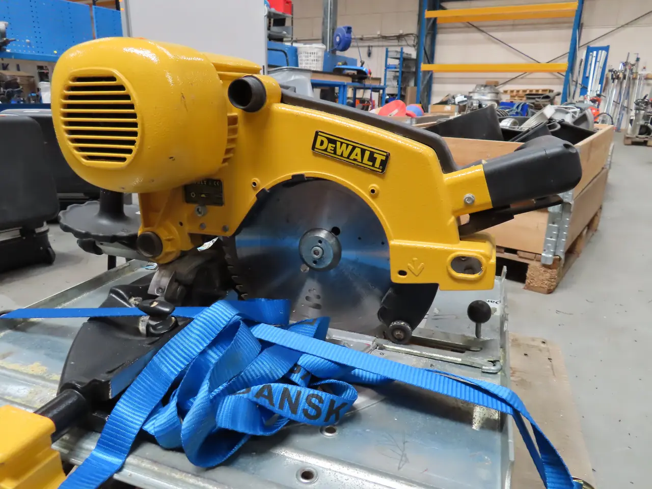 Billede 3 - Kap-/geringssav DEWALT DW743 2