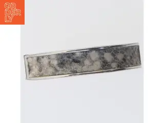 Sølvfarvet manchetarmbånd fra Tokyo Jane (str. 7 cm)
