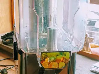 Saftevands dispender