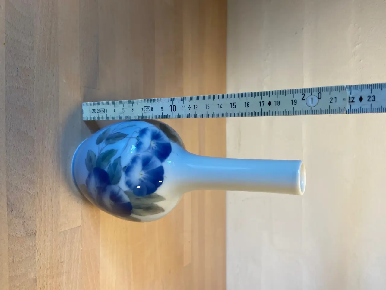 Billede 2 - Royal Copenhagen vase lyseblå 20 cm høj