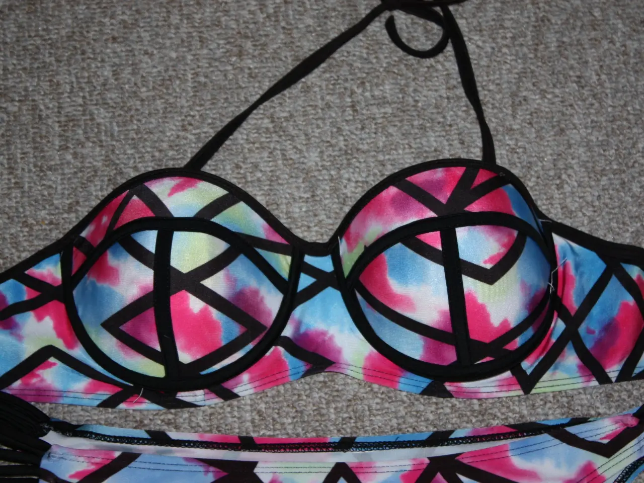 Billede 2 - Bikini str. L / XL hofter 100 cm (liggende)