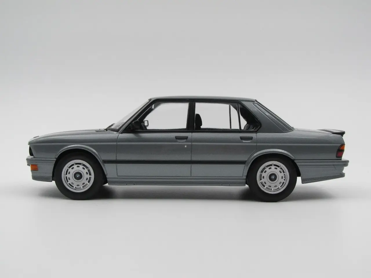 Billede 3 - 1986 BMW M535i E28 Shadow Line 1:18