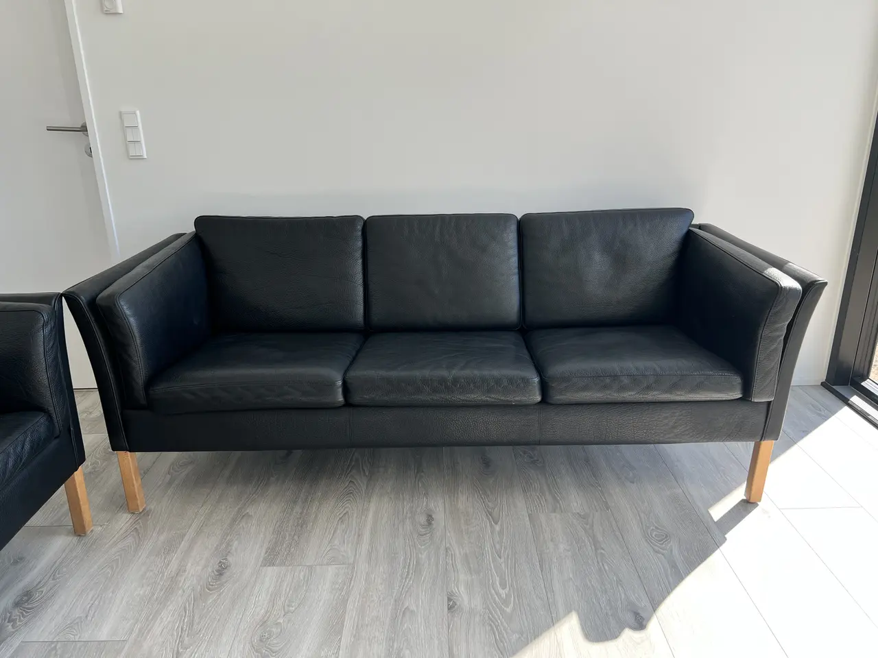 Billede 4 - Klassisk sofasæt i sort bøffellæder