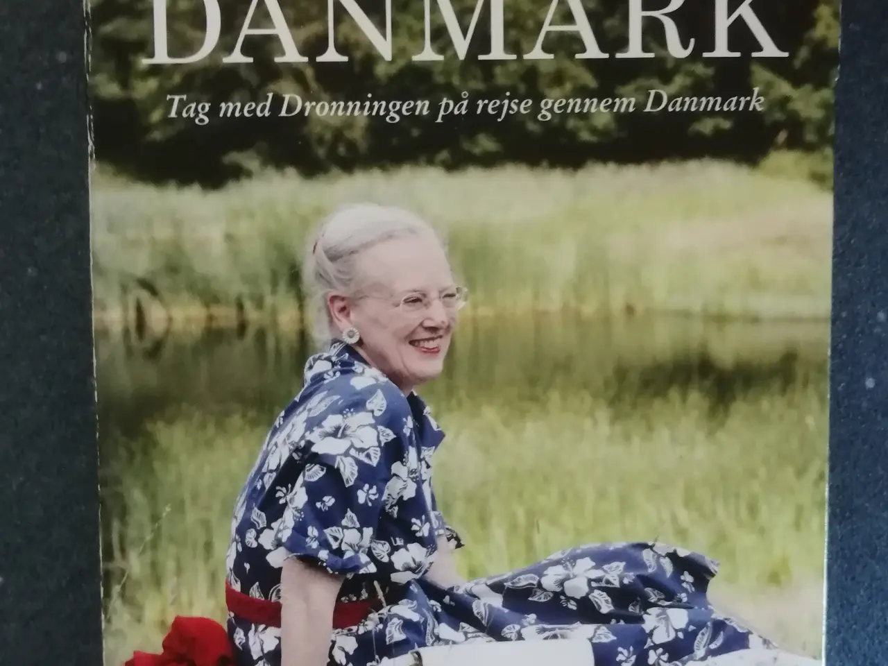 Billede 1 - Dronningens Danmark m Postkort