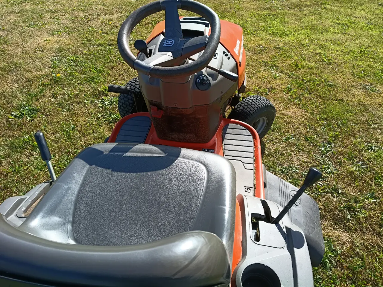 Billede 5 - Iorden Husqvarna LTH 152, havetraktor 42 klipper 