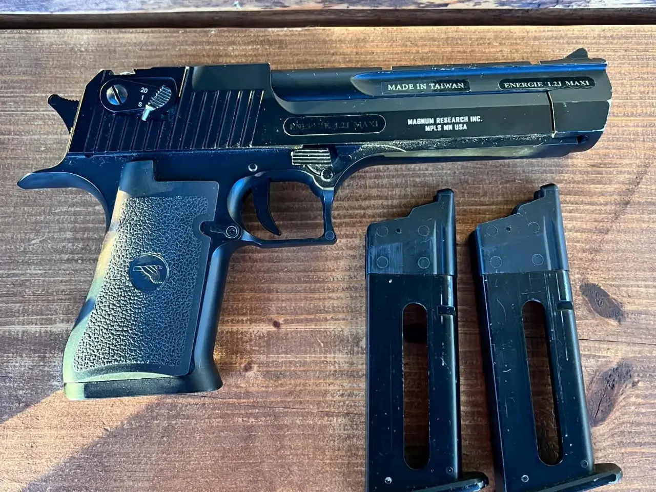 Billede 1 - Hardballpistol med 2 magasiner