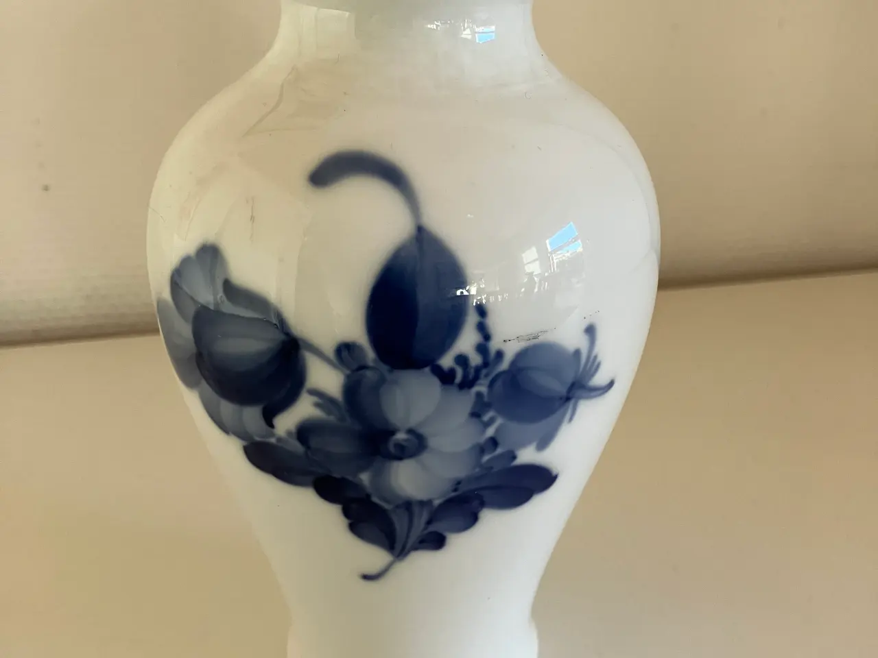 Billede 2 - Royal Copenhagen blå blomst, vase 15,5 cm.