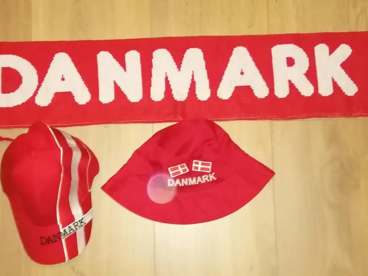 Billede 1 - 3 NYE FLOTTE DANMARK FANARTIKLER