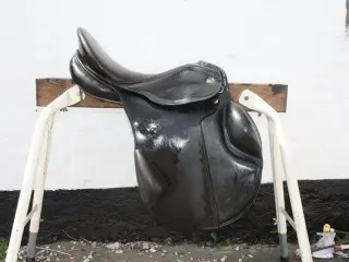 Mange sadler 17"