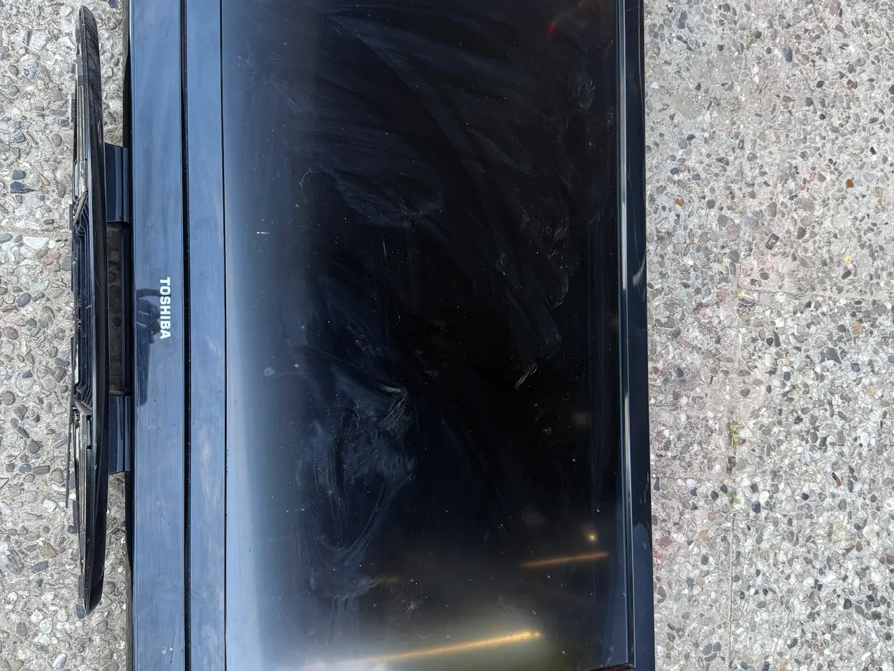Billede 1 - Toshiba 37" Full HD TV – HDMI, USB og drejefod