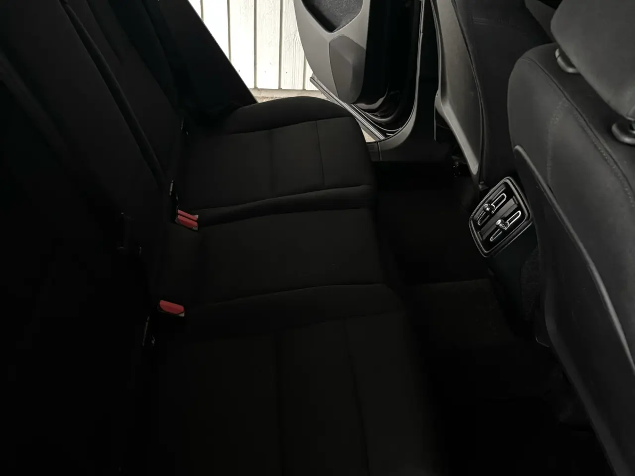 Billede 10 - VOLVO XC40 med aut. gear og træk