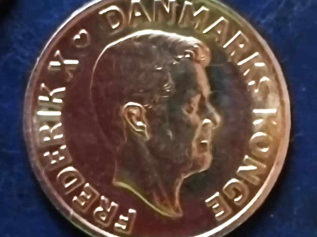Billede 2 - FLOT! TÆT PÅ UNC. 20 KR. KRONE 2025 FREDERIK X 