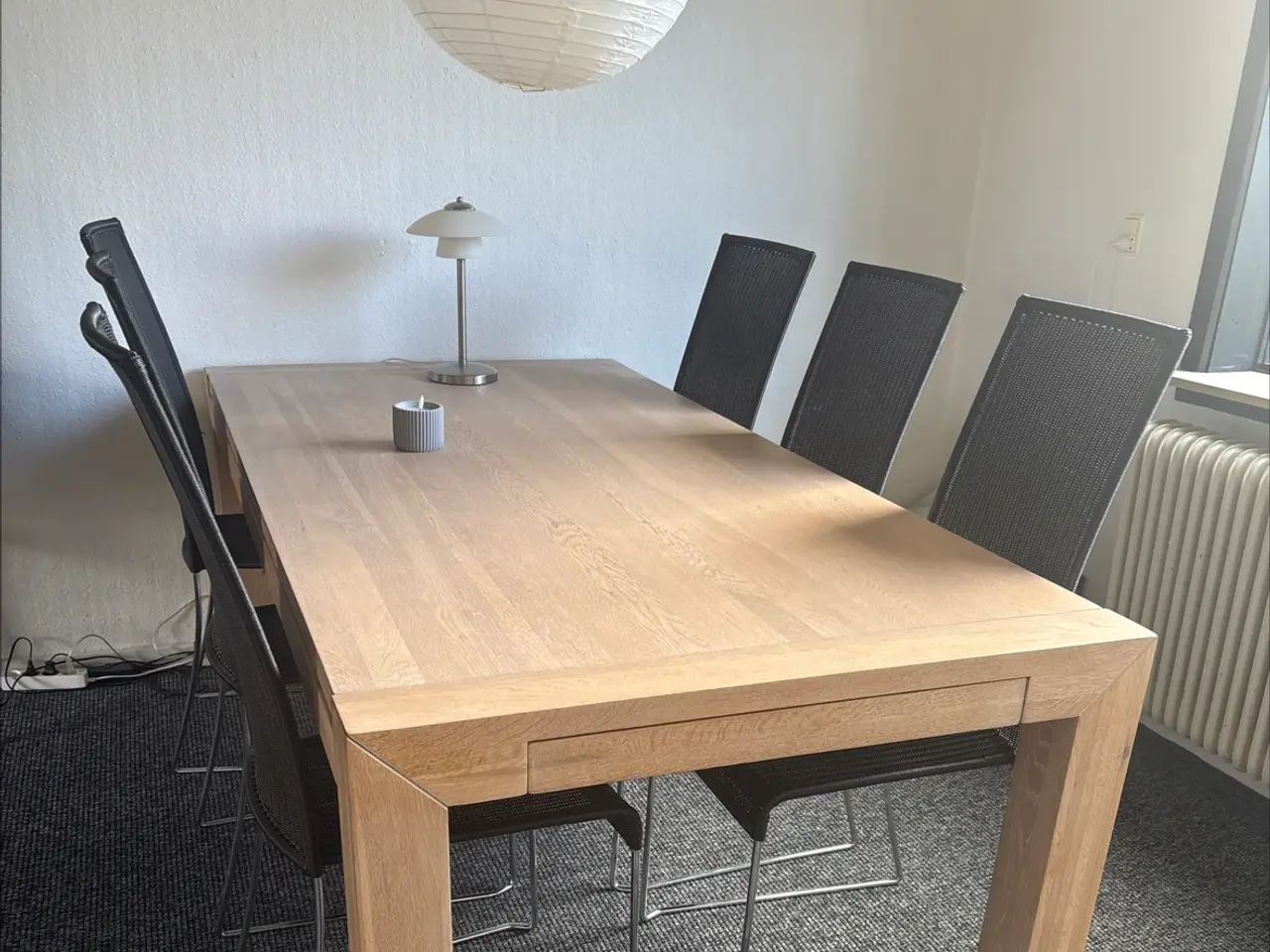 Billede 1 - Spisebord i massivt egetræ + 6 stole