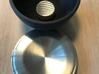 MENU nøddeknækker