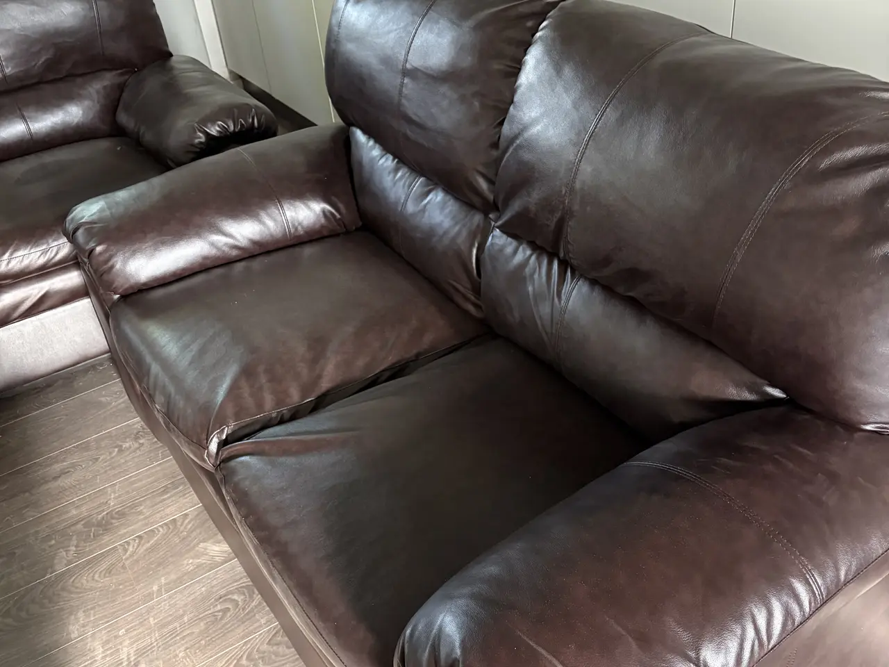 Billede 2 - To flotte to personer sofaer som på billeder