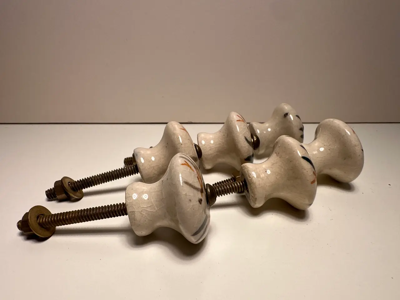 Billede 5 - 6 stk. vintage greb i porcelæn m. messing skruer