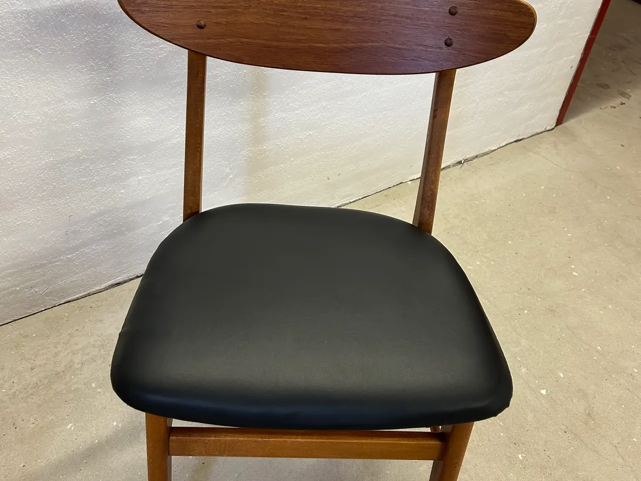 Billede 4 - Klassisk Farstrup Model 210 Spisebordsstol 2 stole