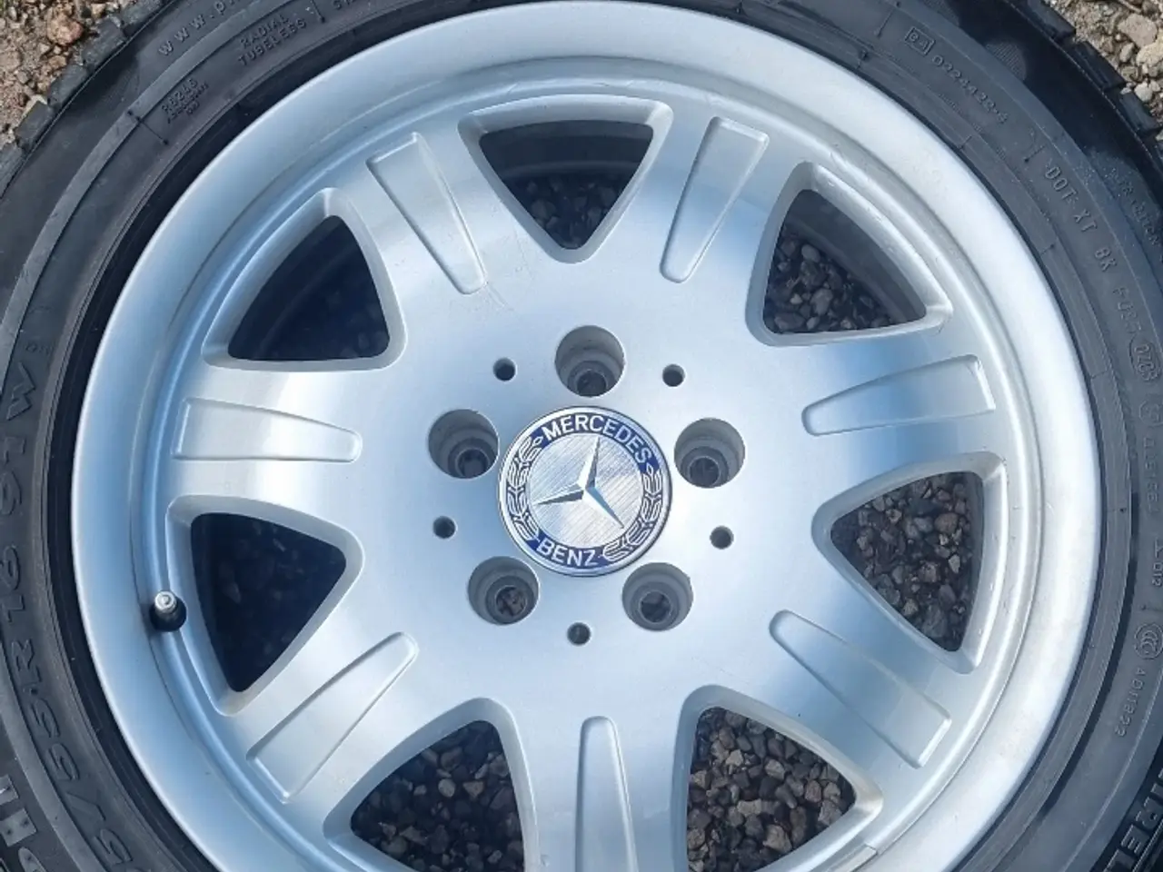 Billede 2 - 4 mercedes fælge med dæk
