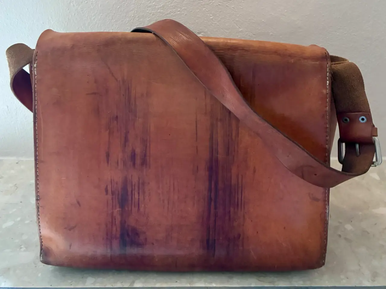 Billede 3 - Stor vintage skuldertaske i kraftigt kernelæder